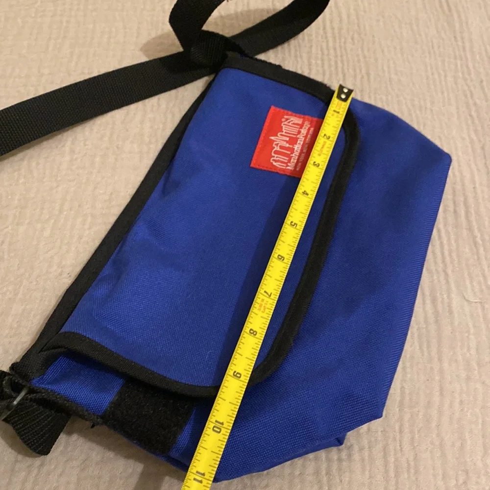 MANHATTAN PORTAGE Blue Shoulder Bag. New. No tags